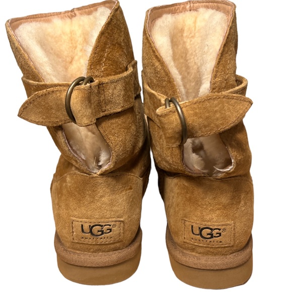 Ugg Australia Remora Bootie. Chestnut. Size 6 - Picture 3 of 7